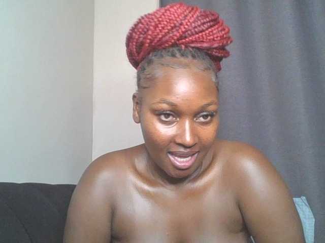 SexyBanni live cam on BongaCams