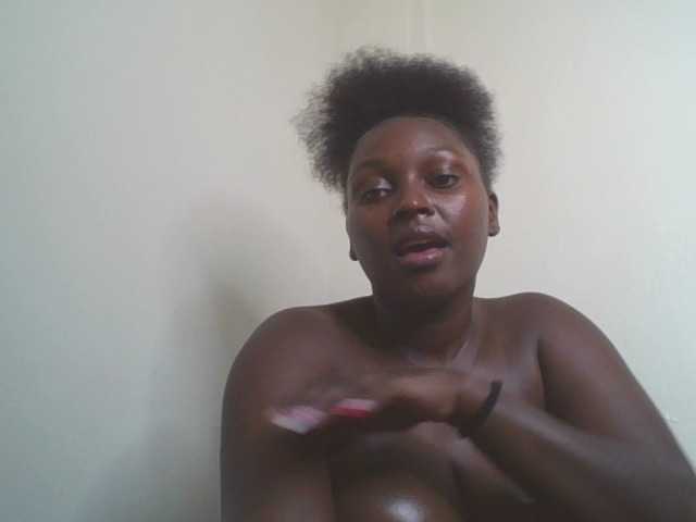 SexyBanni live cam on BongaCams