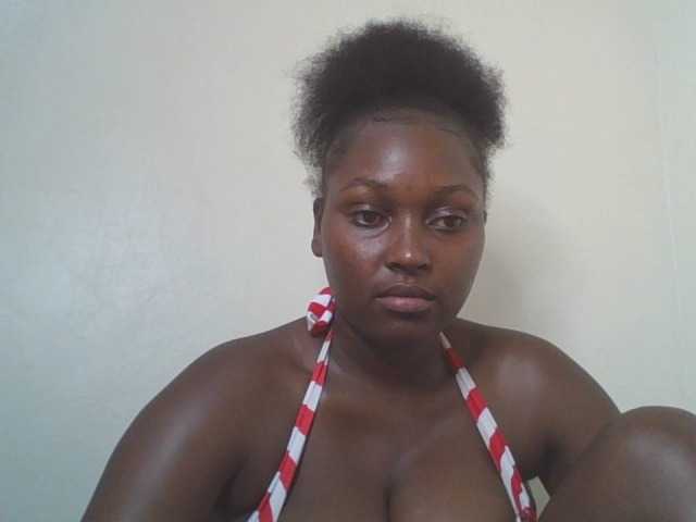 SexyBanni live cam on BongaCams
