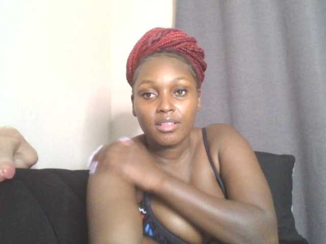 SexyBanni live cam on BongaCams
