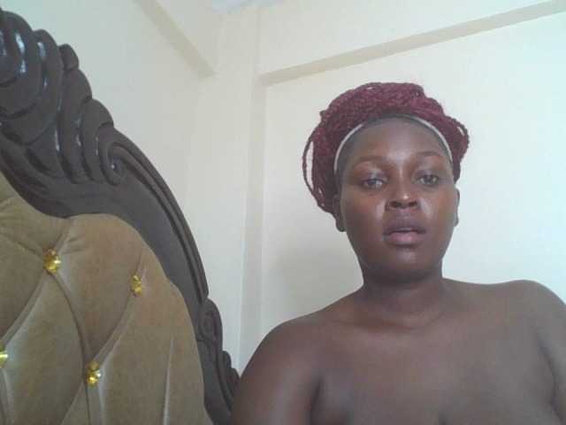 SexyBanni live cam on BongaCams