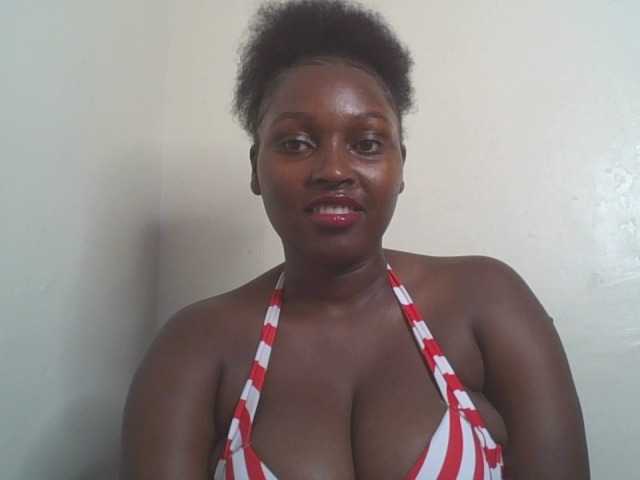 SexyBanni live cam on BongaCams