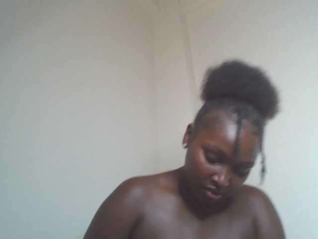 SexyBanni live webcam show