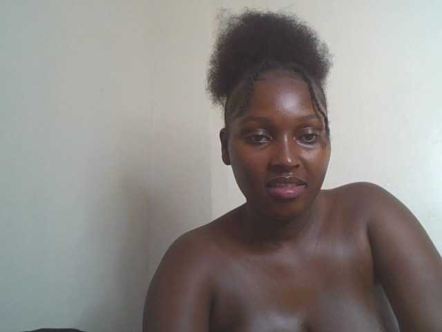 SexyBanni live cam on BongaCams