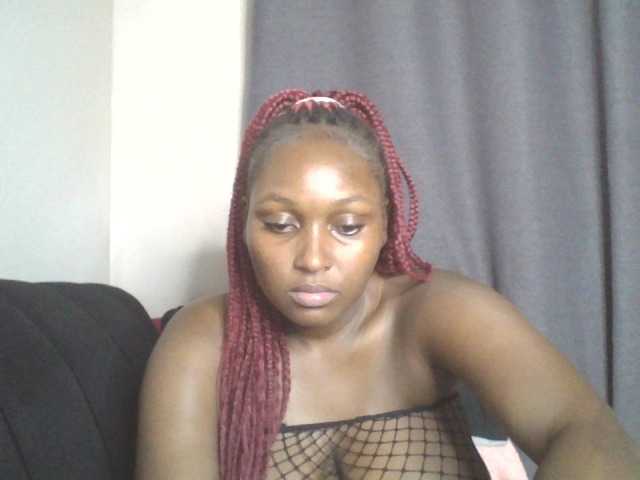 SexyBanni live cam on BongaCams