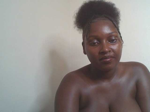 SexyBanni live cam on BongaCams