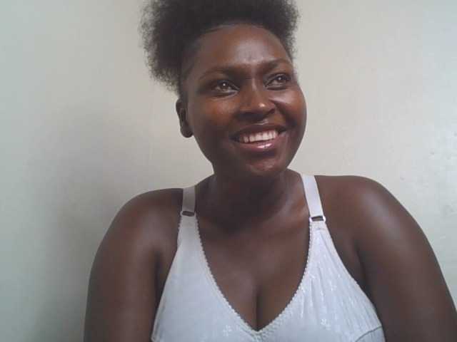 SexyBanni live cam on BongaCams
