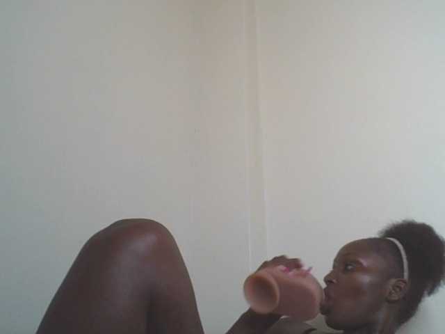 SexyBanni live cam on BongaCams
