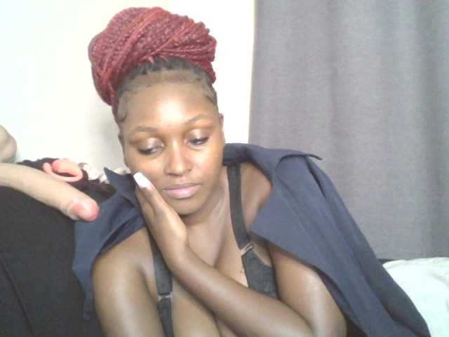 SexyBanni live cam on BongaCams