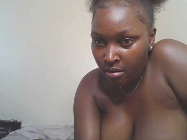 SexyBanni live cam on BongaCams