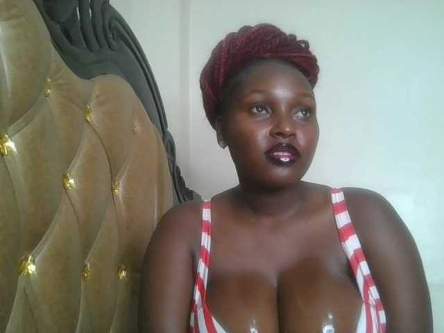 SexyBanni live cam on BongaCams
