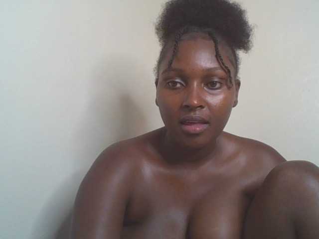 SexyBanni live cam on BongaCams