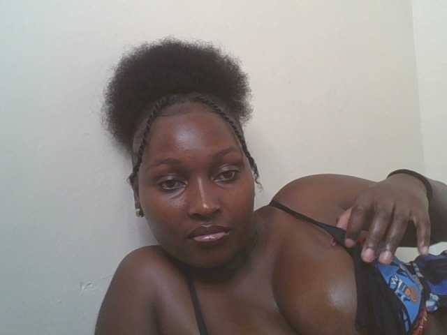 SexyBanni live webcam show