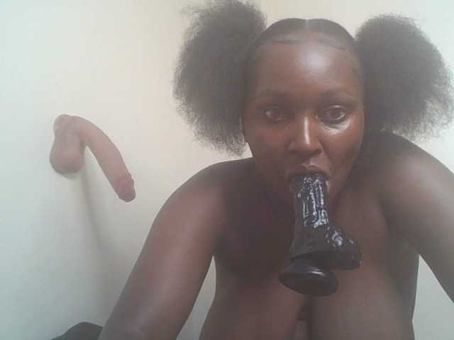 SexyBanni live cam on BongaCams