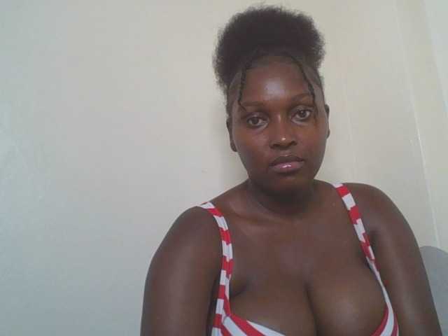 SexyBanni live cam on BongaCams