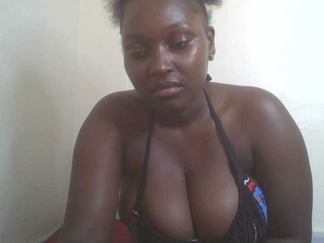 SexyBanni live cam on BongaCams