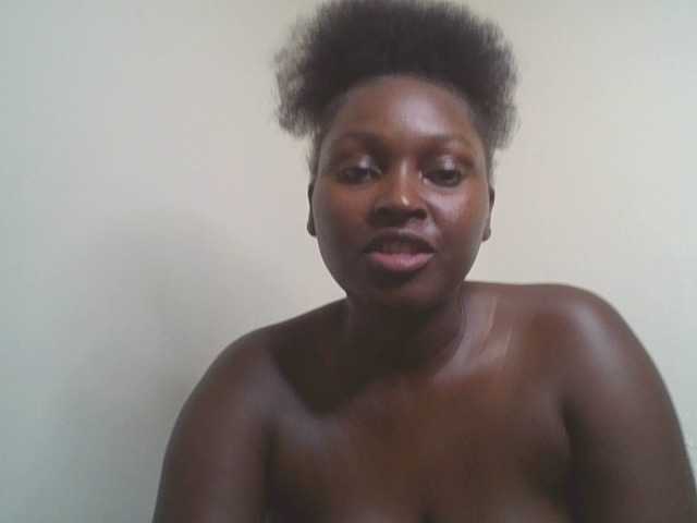 SexyBanni live cam on BongaCams