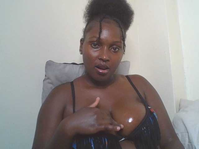 SexyBanni live cam on BongaCams