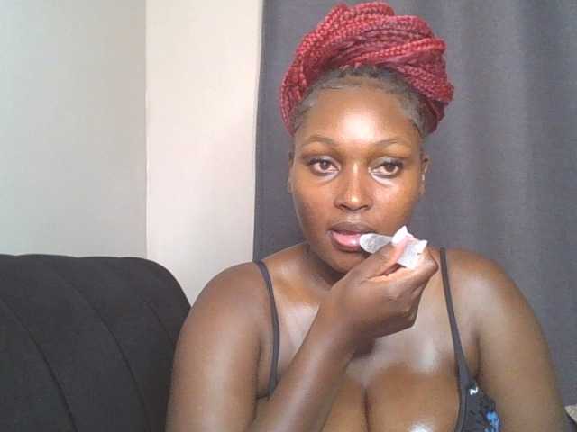 SexyBanni live cam on BongaCams