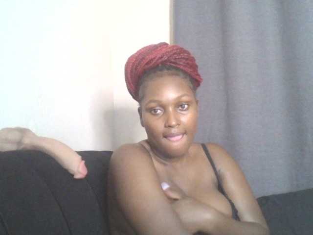 SexyBanni live cam on BongaCams