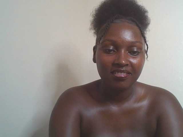 SexyBanni live cam on BongaCams