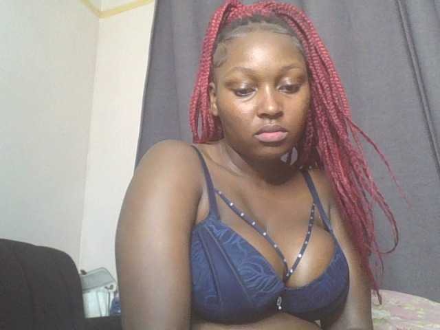 SexyBanni live cam on BongaCams