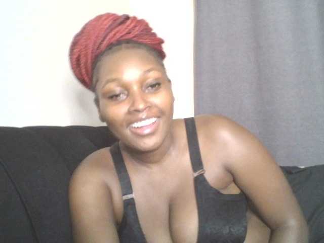 SexyBanni live cam on BongaCams