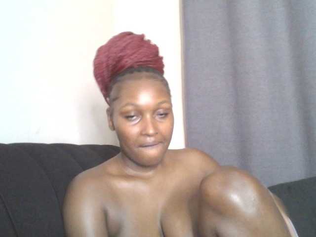 SexyBanni live cam on BongaCams