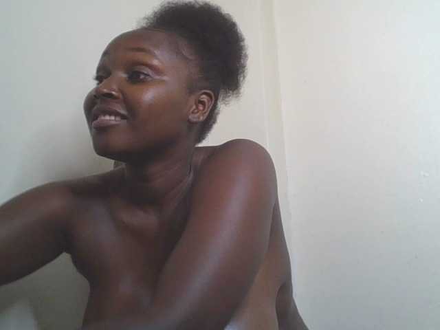 SexyBanni live cam on BongaCams
