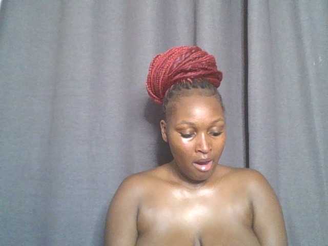 SexyBanni live cam on BongaCams