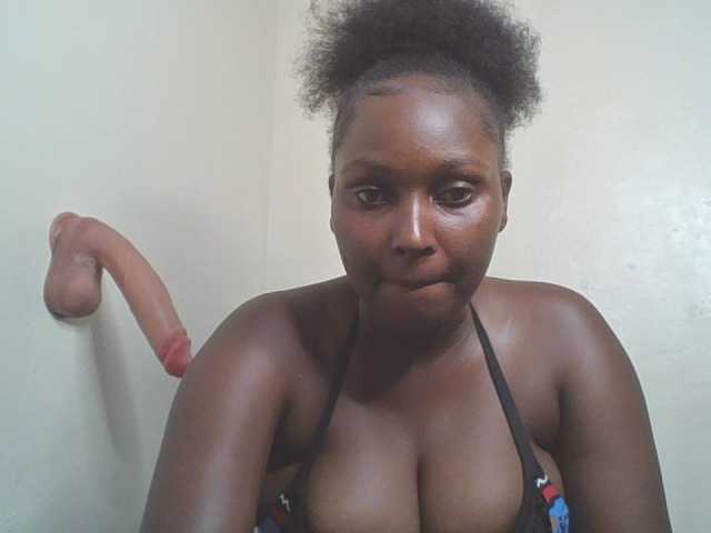 SexyBanni live cam on BongaCams