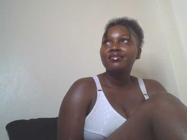 SexyBanni live cam on BongaCams
