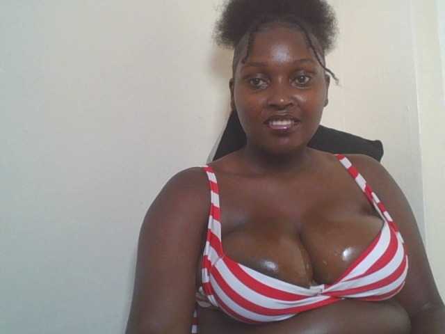 SexyBanni live cam on BongaCams