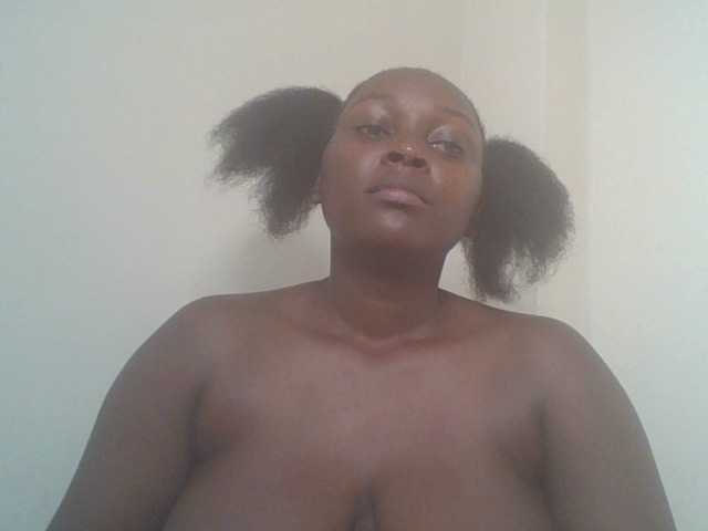 SexyBanni live cam on BongaCams