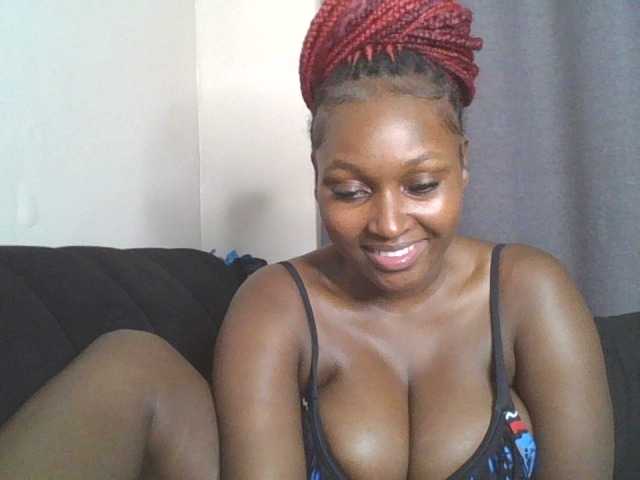 SexyBanni live cam on BongaCams