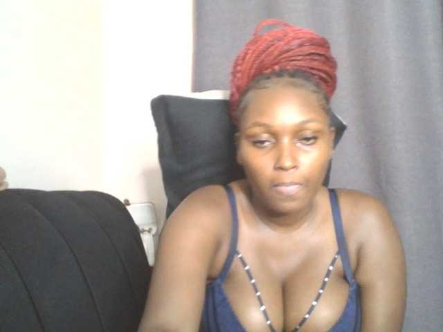 SexyBanni live cam on BongaCams