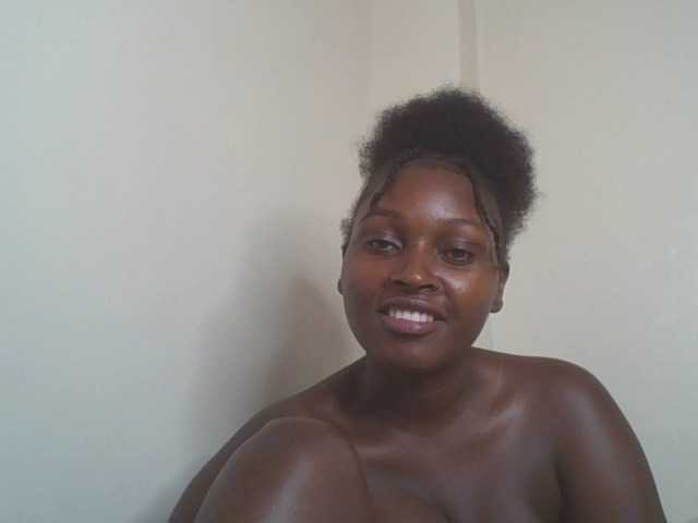 SexyBanni live cam on BongaCams