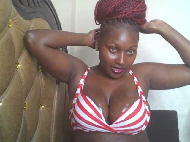 SexyBanni live cam on BongaCams