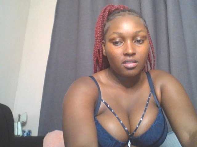 SexyBanni live cam on BongaCams