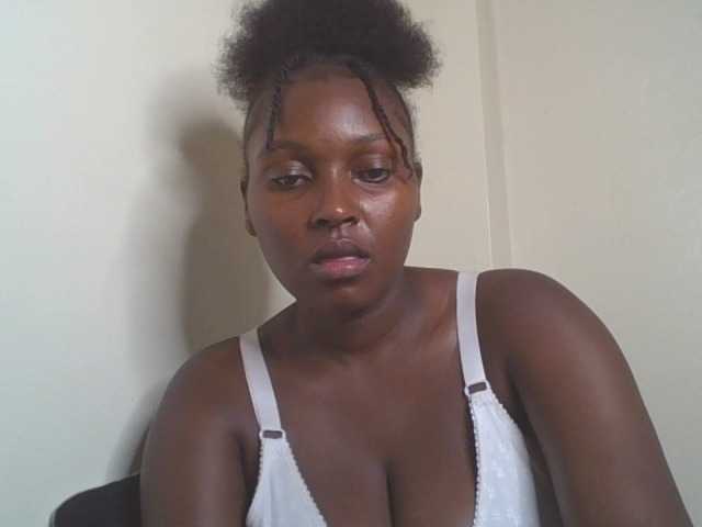 SexyBanni live cam on BongaCams