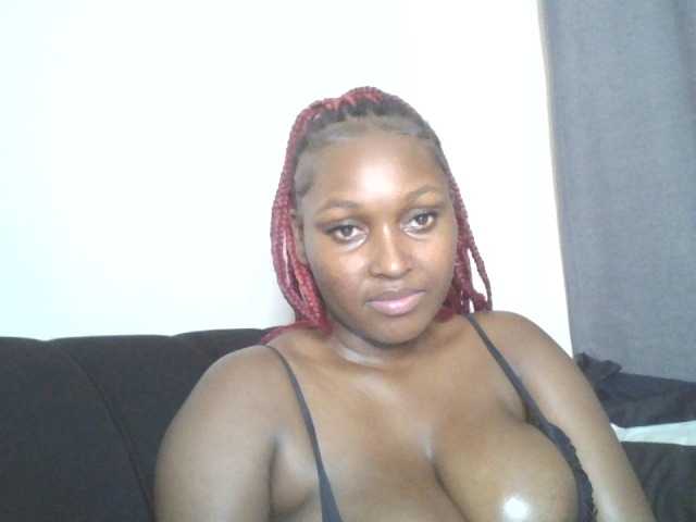SexyBanni live cam on BongaCams