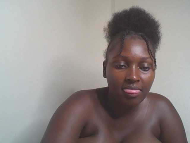 SexyBanni live cam on BongaCams