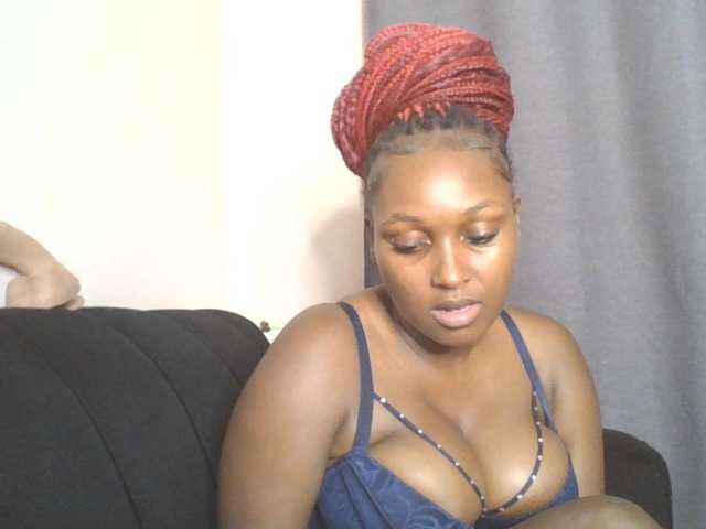 SexyBanni live cam on BongaCams