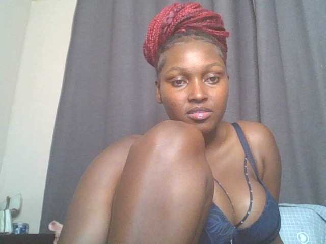 SexyBanni live cam on BongaCams