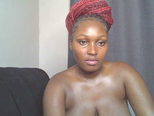 SexyBanni live cam on BongaCams