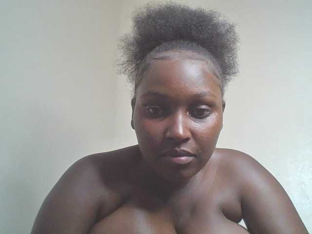 SexyBanni live cam on BongaCams
