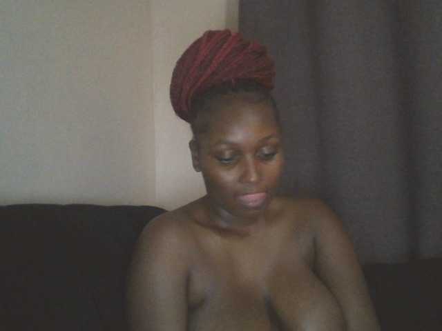 SexyBanni live cam on BongaCams