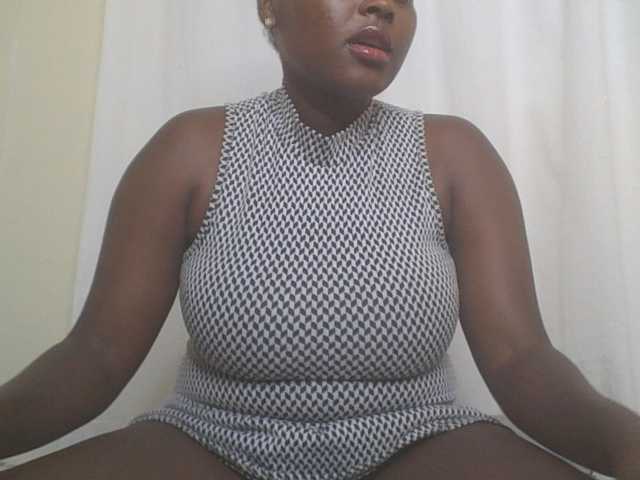 SexyBanni live cam on BongaCams
