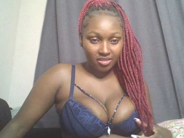 SexyBanni live cam on BongaCams