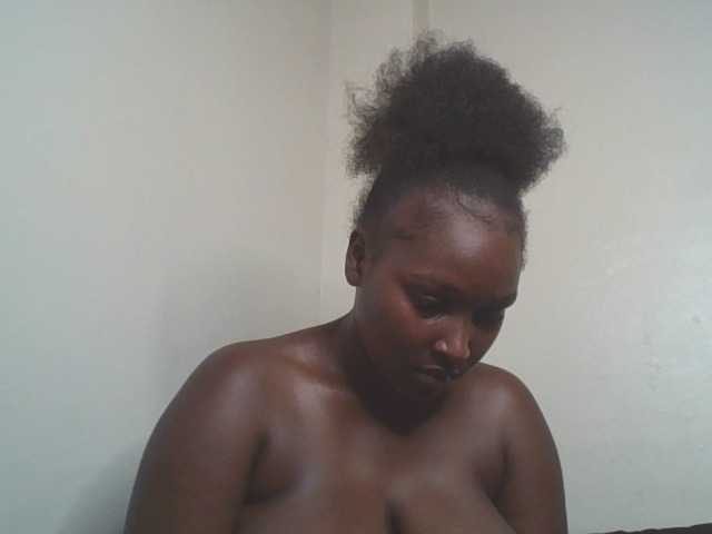 SexyBanni live cam on BongaCams